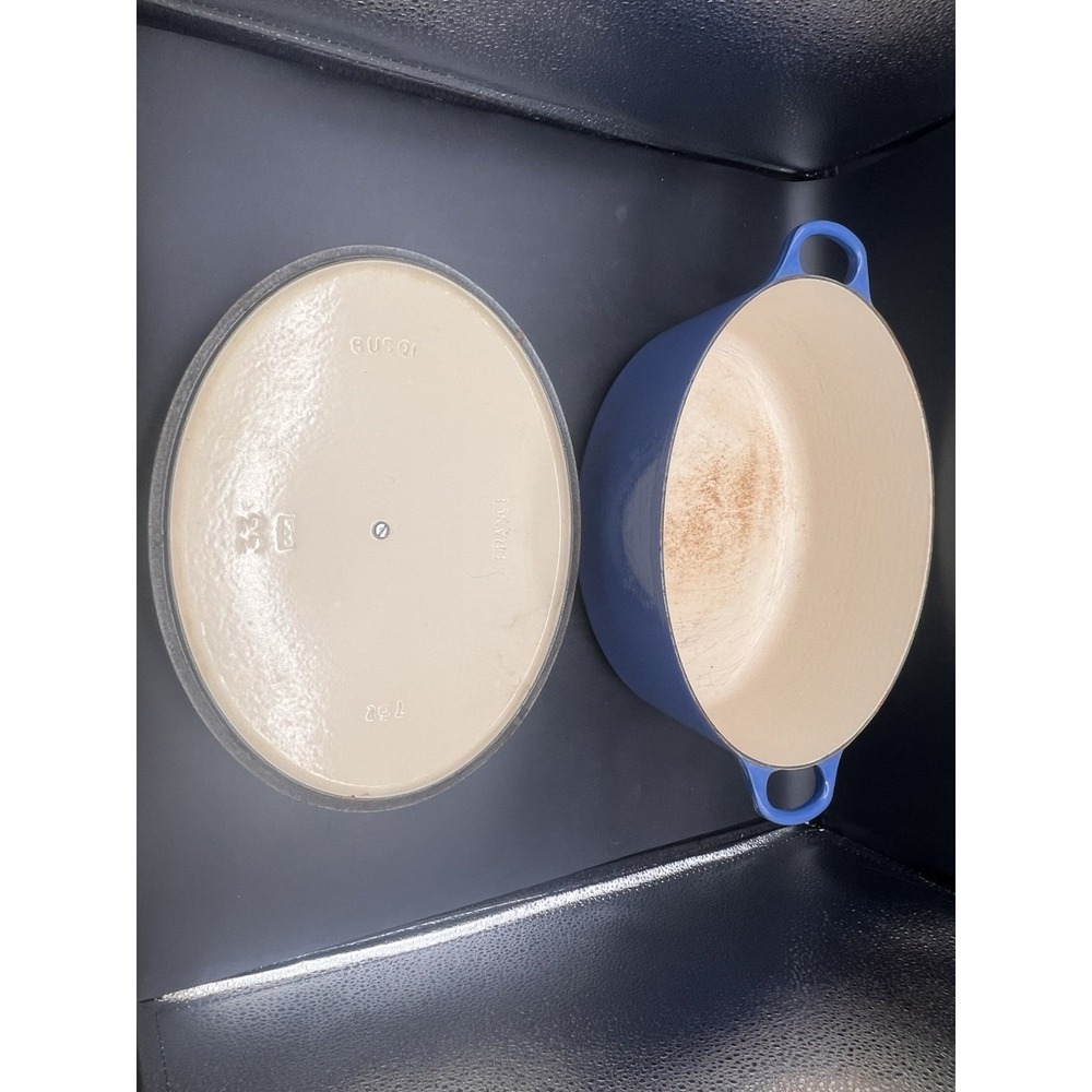 Le Creuset cast iron oval cobalt blue dutch oven #33 8 quart with lid - Picture 6 of 9
